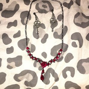 Earring and Necklace Set!!! ❤️